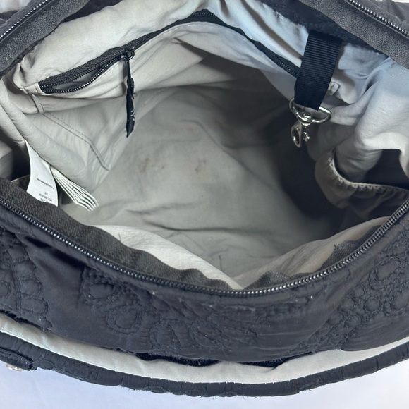 Petunia Pickle Bottom convertible diaper bag quilted black - Picture 10 of 15